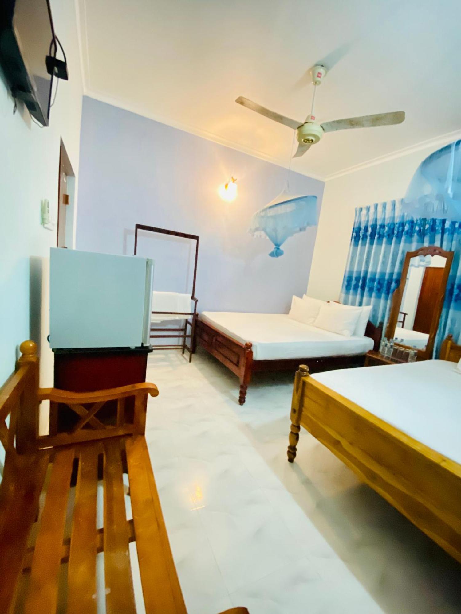 Montana Rest Hotel Anuradhapura Bagian luar foto