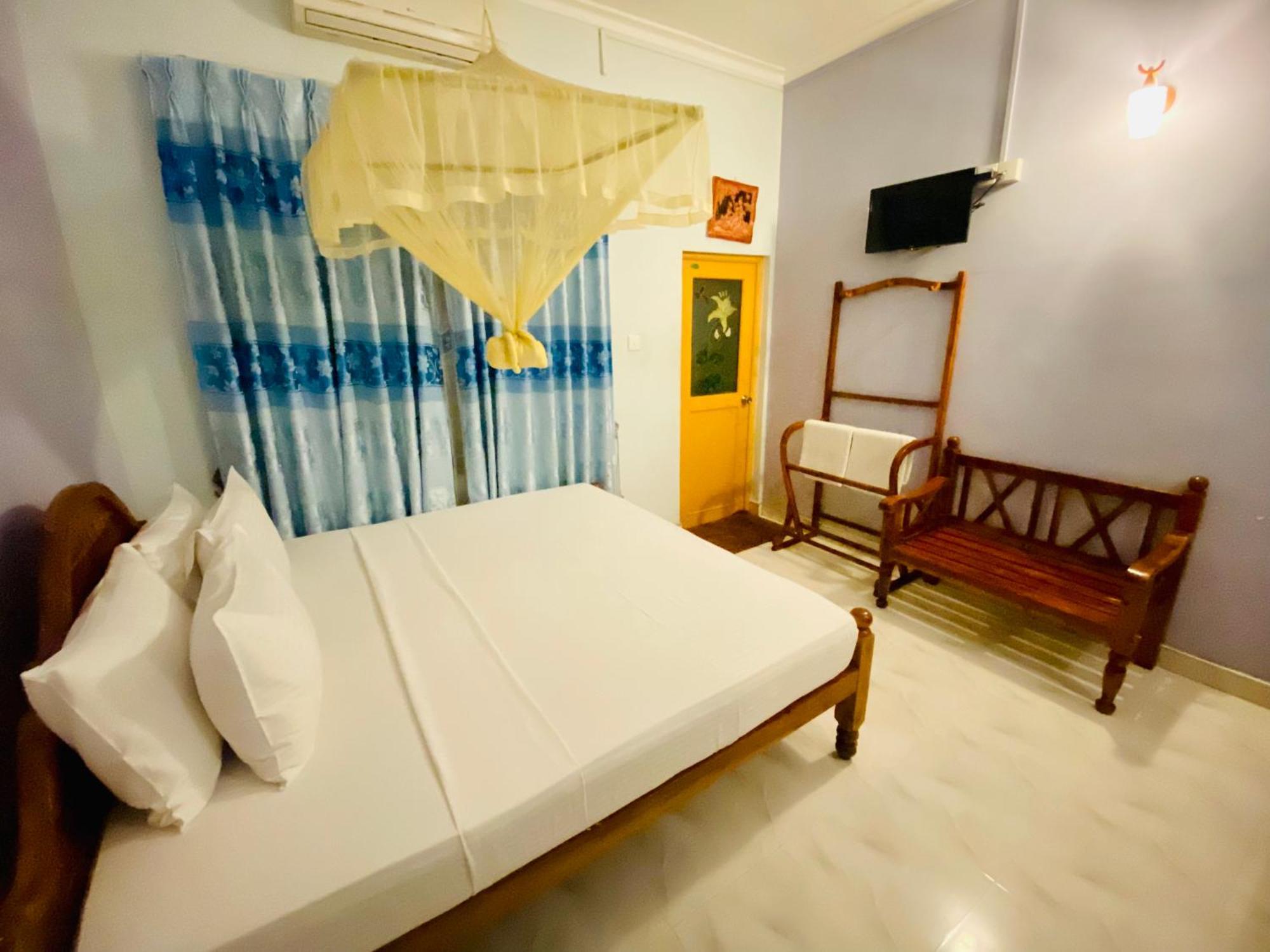 Montana Rest Hotel Anuradhapura Bagian luar foto