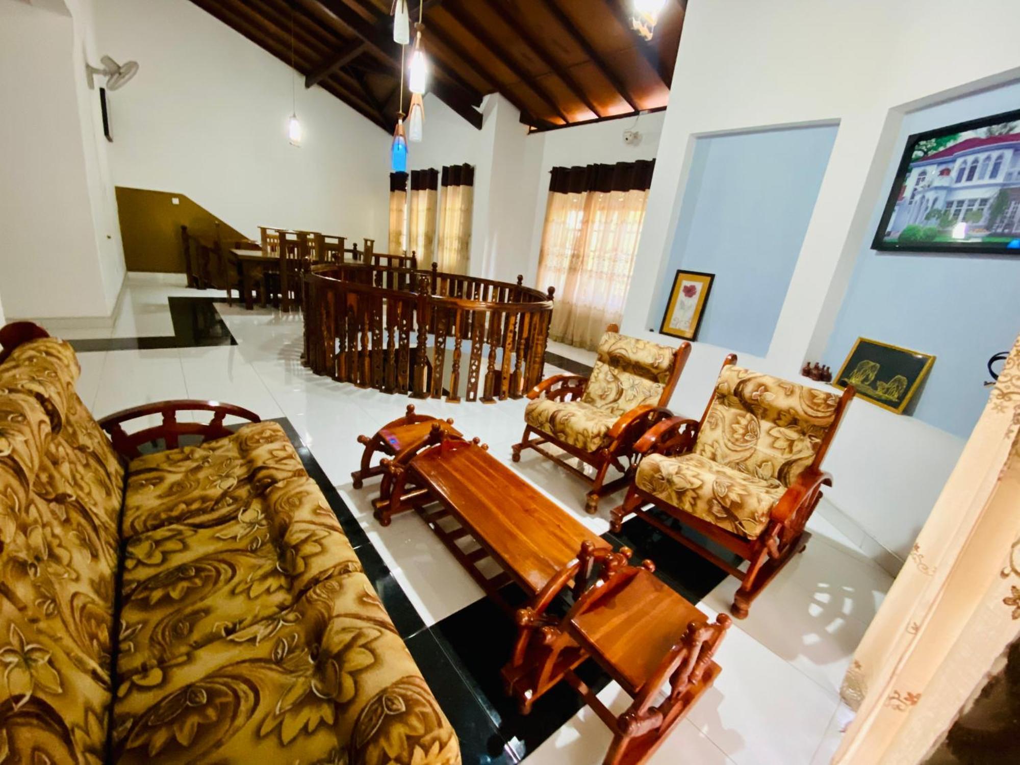 Montana Rest Hotel Anuradhapura Bagian luar foto