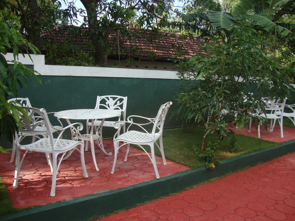 Montana Rest Hotel Anuradhapura Bagian luar foto