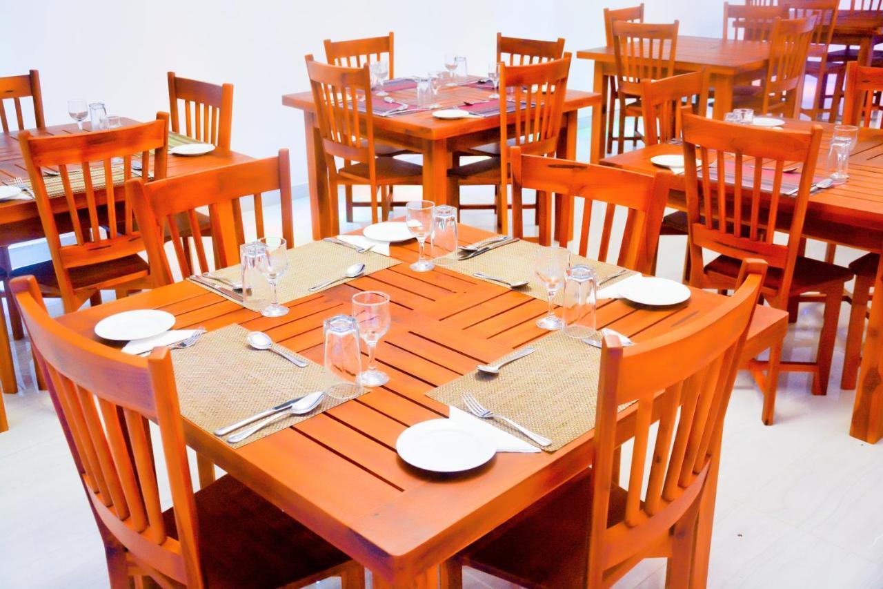 Montana Rest Hotel Anuradhapura Bagian luar foto